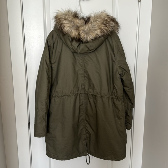 American Eagle Outfitters Faux Fur jacket. Army green. L - Picture 5 of 6